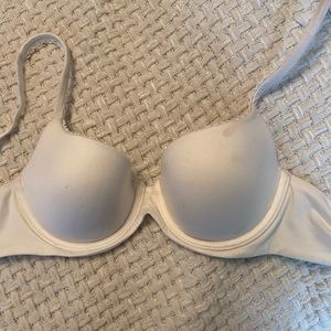 Victoria’s Secret Cream Bra 36A